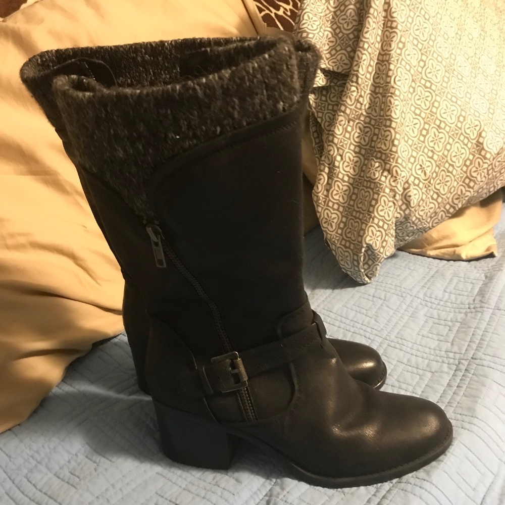 Baretraps  boots 8.5  like new. Comfortable !